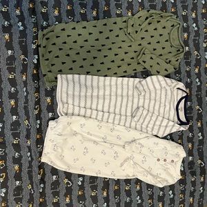 3 newborn gowns mitten covers